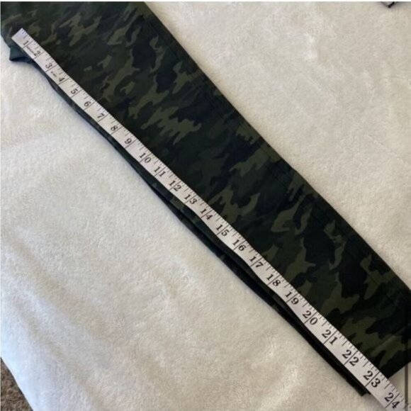 SPANX NWT Look at me Now Camo Green Seamless Leggings Size Medium - Picture 7 of 7